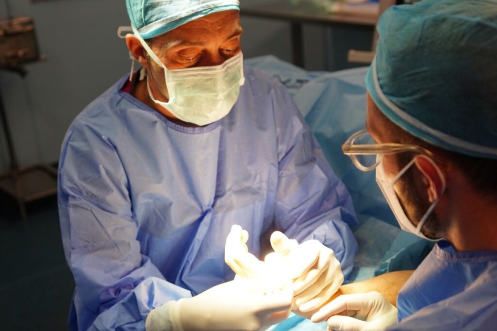 morbo di de quervain intervento chirurgico - Prof. Matteo Guzzini Chirurgo della Mano Roma